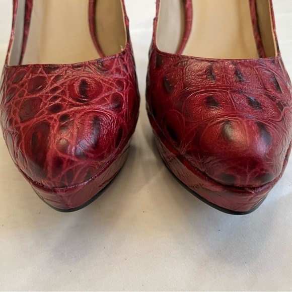 Talbots burgundy faux snakeskin 4 inch platform heels size 6 - Picture 6 of 9